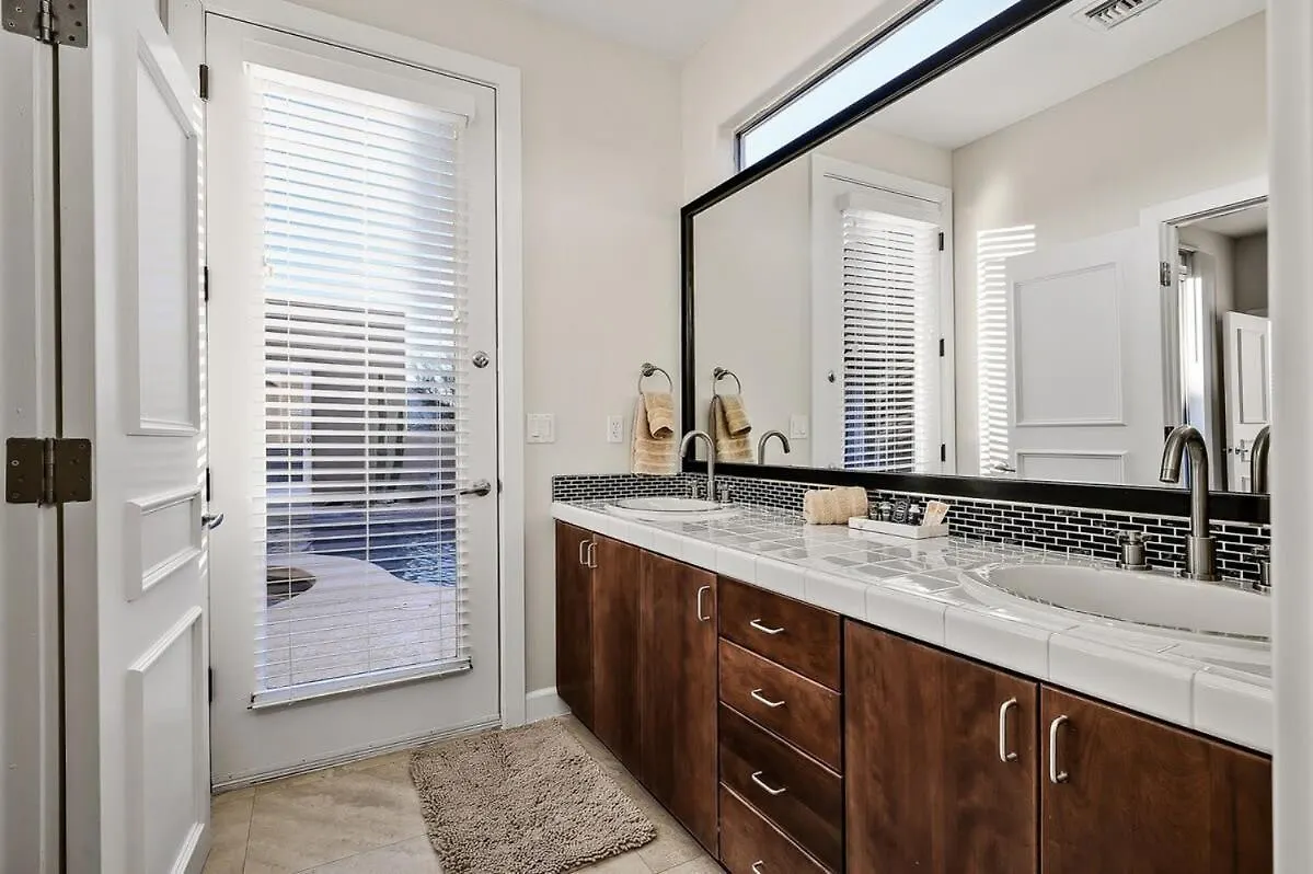 Serenity Peaks- Gorgeous Pet Friendly Villa In Scottsdale With Pool, Spa, And Bikes 0*,  Estados Unidos