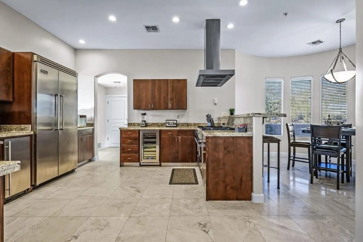 Serenity Peaks- Gorgeous Pet Friendly Villa In Scottsdale With Pool, Spa, And Bikes