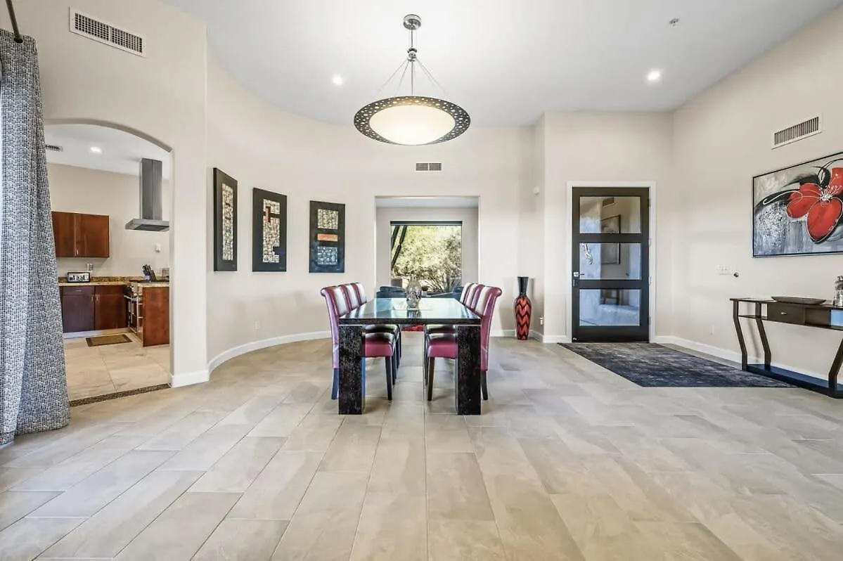 Сasa de vacaciones Serenity Peaks- Gorgeous Pet Friendly Villa In Scottsdale With Pool, Spa, And Bikes